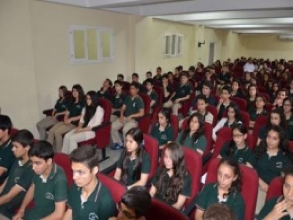 Tarsus'ta Güvenli ve Bilinçli İnternet Kullanımı Anlatıldı 
