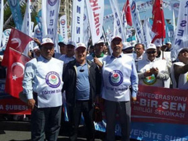 '1 Mayıs Cam Çerçeve İndirme Bayramı Değil'