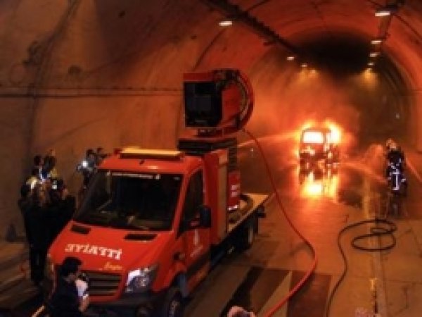 İstanbul İtfaiyesi'nden 'Tünel Tatbikatı'