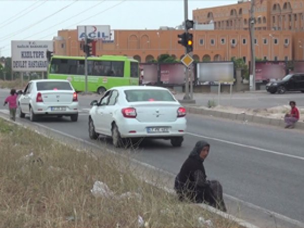 Suriyeli Dilenciler Kazaya Davetiye Çıkarıyor 