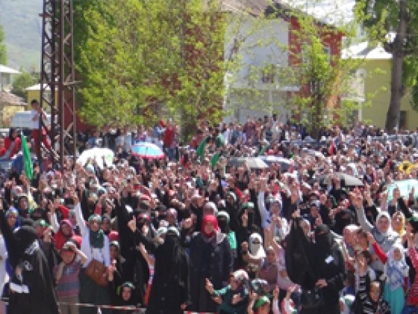 'Yesrib'i  Medine-i Münevvere Yapan Hz. Muhammed'tir'