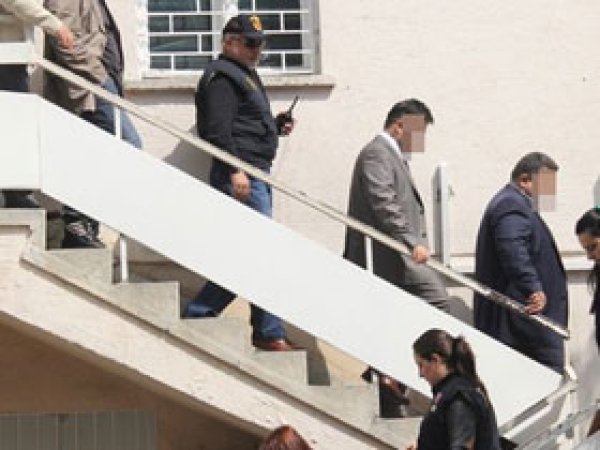 'Dinleyin' Emri Büyük Yerden!