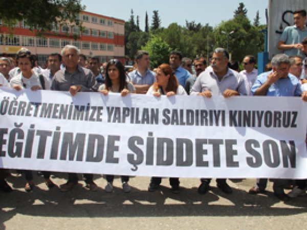 Öğretmenler Saldırıları Kınadı 