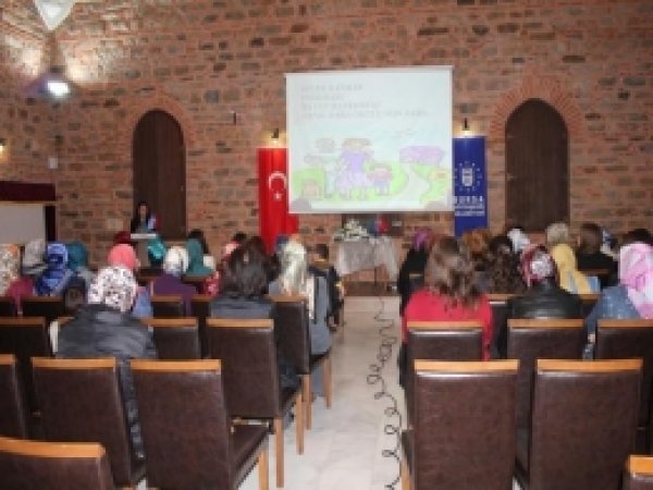 Anne - Baba Okulu İlk Mezunlarını Verdi 