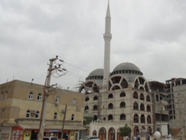 Kızıltepe'de 5 Katlı Bin 500 Kişilik Cami Yapılıyor 