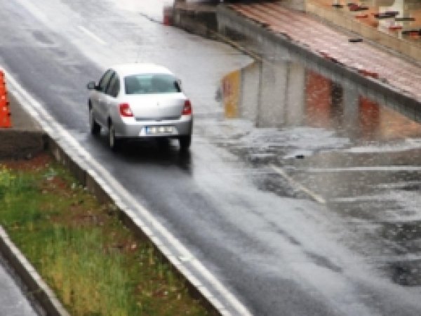 Diyarbakır'da Sağanak Rahmet 