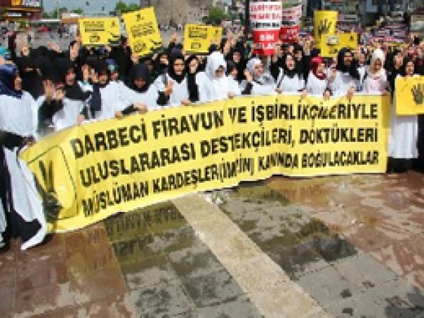 İmam Hatipli Kızlar İdamı Protesto Etti
