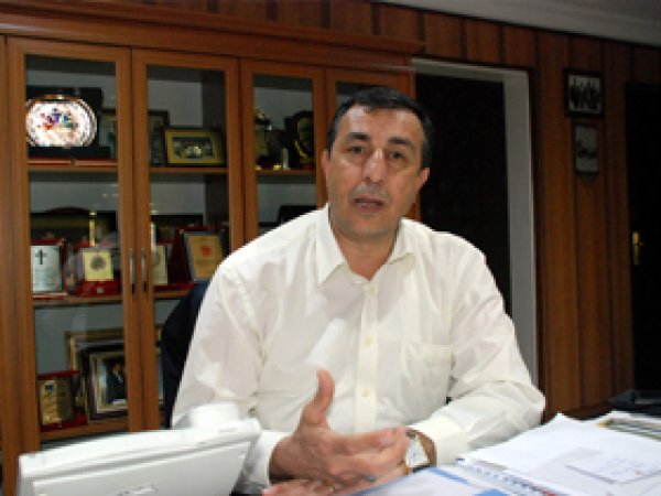 Demirbaş Papa'nın Duasını Almaya Gidiyor
