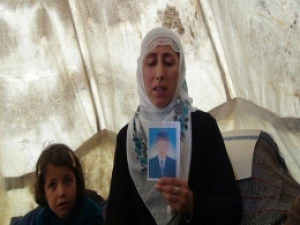 Gözü Yaşlı Anne, PKK'nin Kaçırdığı Evladını İstiyor