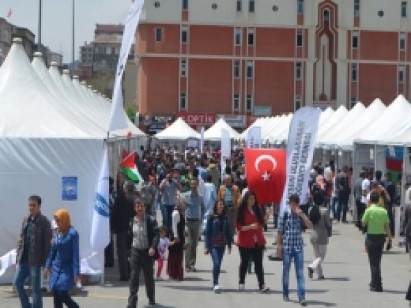 Kayseri'de '7. Uluslararası Öğrenci Buluşması' 
