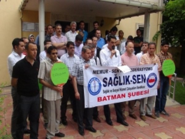 Sağlıkçılardan Nöbet Uygulamasına Tepki 