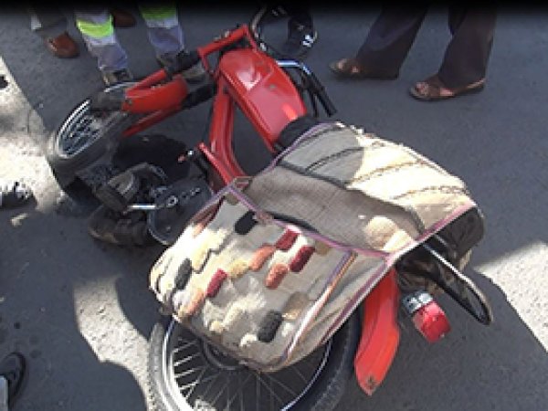 Motorsiklet Çöp Kamyonuna Çarptı
