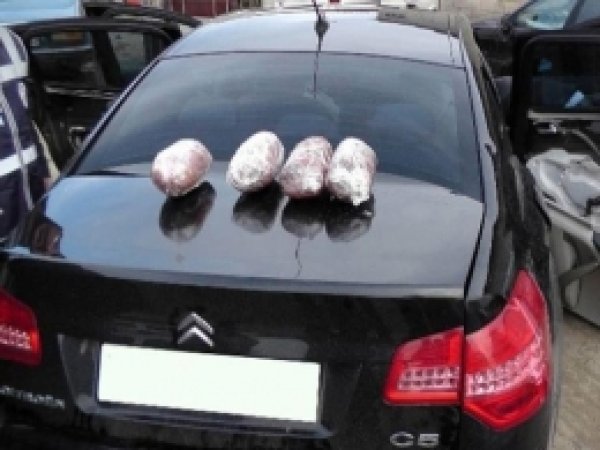 Şanlıurfa'da 9 Kilo Esrar Ele Geçirildi 