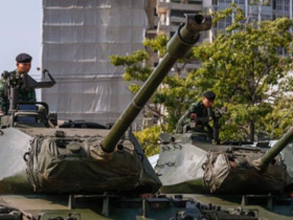 Tayland'da Sıkıyönetim İlan Edildi