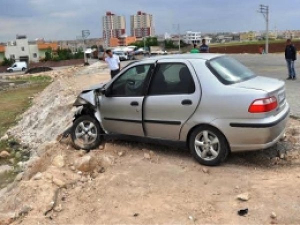 Midyat'ta Trafik Kazası: 1 Ölü 2 Yaralı 