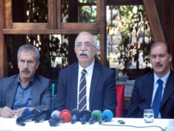 Kürt Demokrasi Platformu Basınla Buluştu 