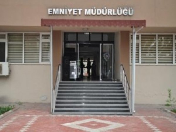 'Kapınıza Her Gelene İnanmayın, Dolandırıcı Olabilir' 