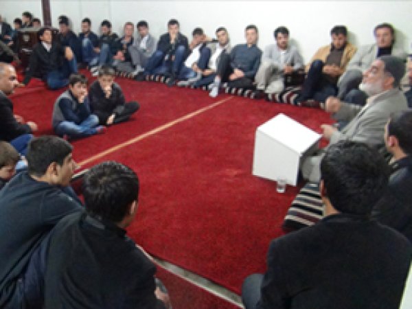 'Güzel Ahlak İslam'ın Kabulüdür'