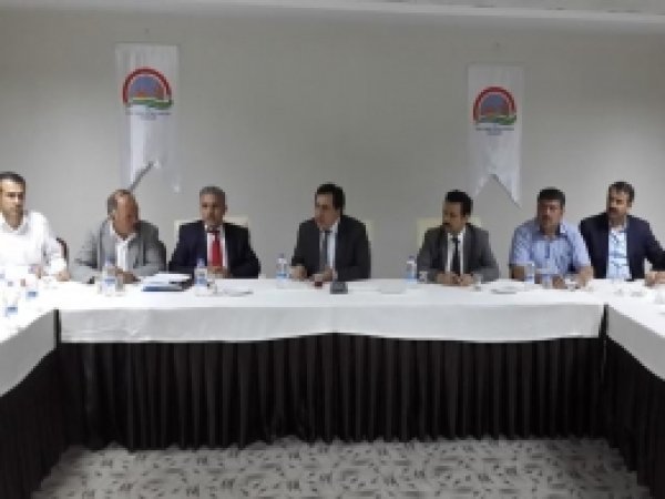 Vali Küçük Muhtarlardan Sorunları Dinledi 