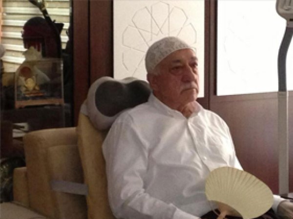 Gülen Örgütü'nden Türkçe Olimpiyatları Kararı