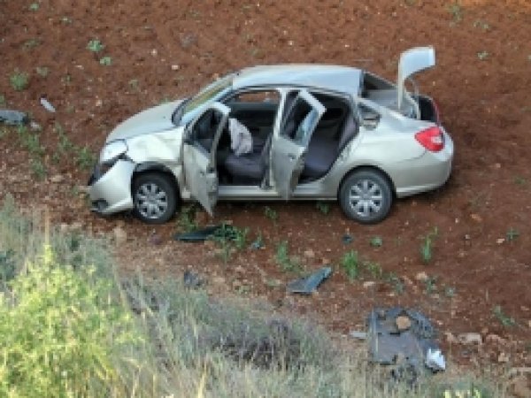 Otomobil Tarlaya Uçtu: 5 Yaralı 