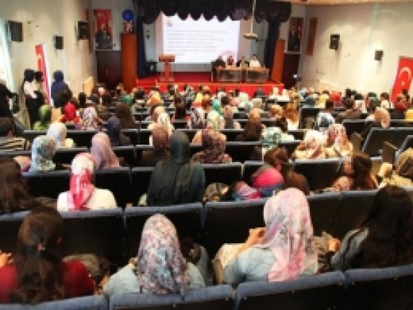 Ağrı'da 'Çocuk Ölümleri' Konulu Panel 