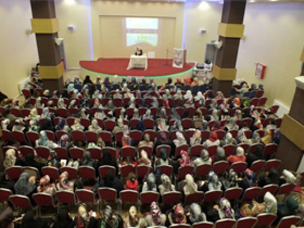 Van'da 'Erdemli Toplum' Konferansı