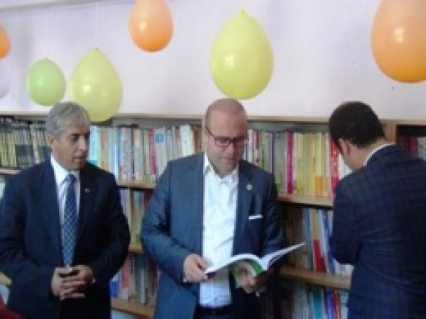 Bi-Kitap İlk Kütüphanesini Kurdu 