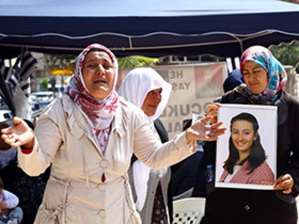 3 Aile ile Başladı, 40 Aileyi Çekti