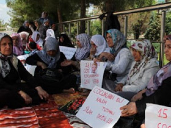 Eylem'deki 75 Anne, PKK’dan Çocuklarını İsteyiyor