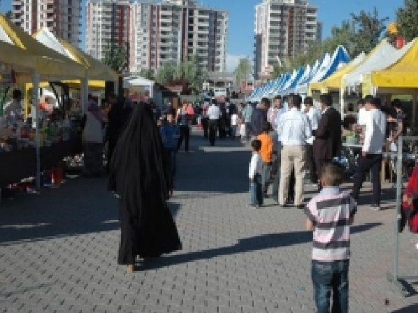 İlim Der'den Fakir Öğrenciler Yararına Kermes 