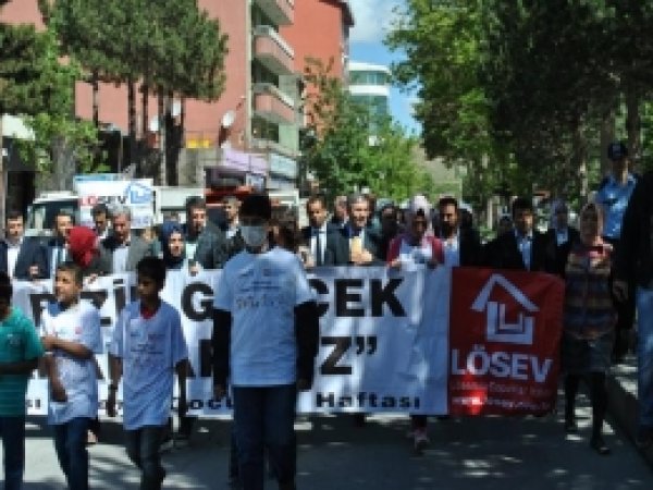 Lösemili Çocuklar Tatvan Belediyesini Ziyaret Etti 