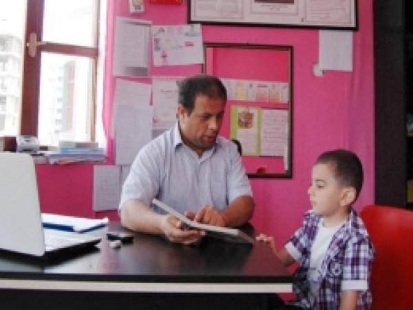 Uzman Kadro İle İşitme ve Konuşma Eğitimi 