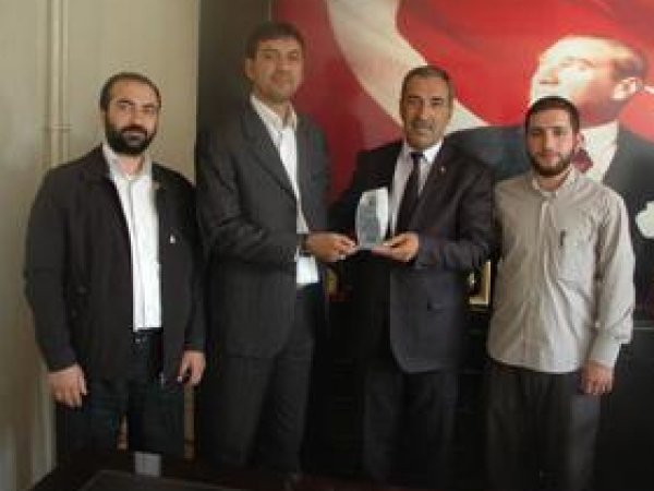 Peygamber Sevdalıları'ndan Teşekkür Plaketi  