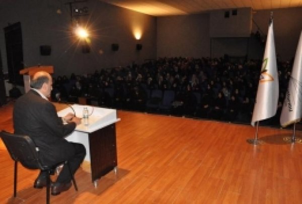 Kur'an Neslinden 'Kur'an İkliminde Gençlerle Bluşma' Semineri