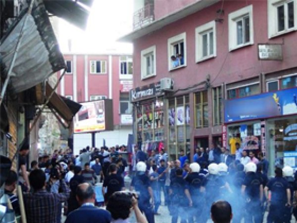 Bitlis'te BDP-Ülkü Ocakları Gerginliği 