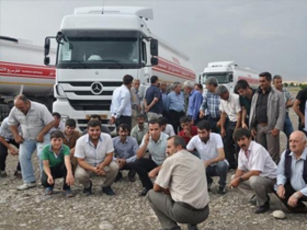 Rehin Şoförlerin Yakınları  Firmayı Bastı  