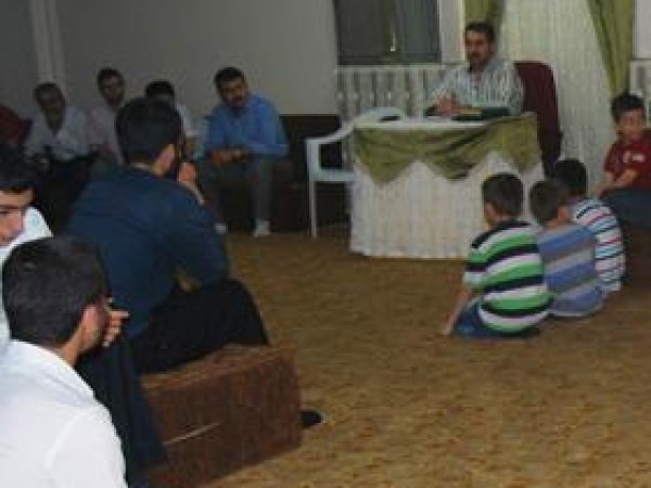 Zeytinburnu'da Beraat Kandili İhya Edildi