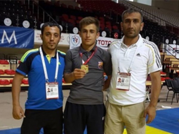 Hakkarili Güreşçi Türkiye Şampiyonu Oldu