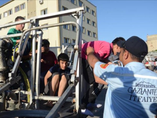 Antep'te Öğrenci Yurdunda Yangın 
