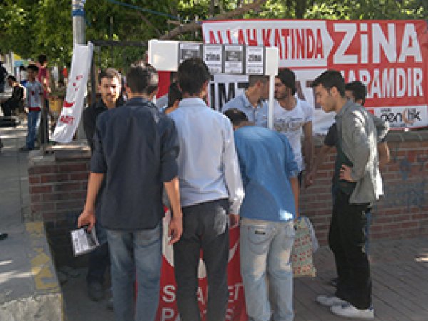 'Zina Suç Sayılsın' Kampanyası 