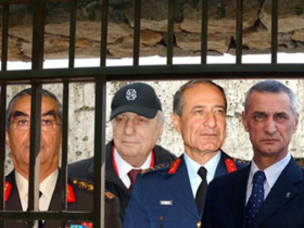 Balyoz'da Tüm Sanıklara Tahliye Kararı