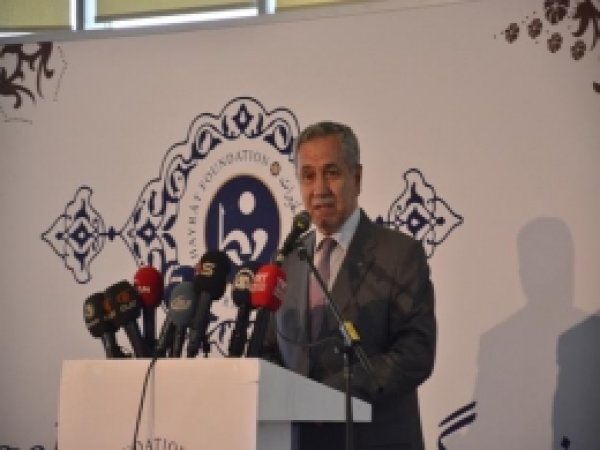 Arınç: Dilleri İrtica Görmek Garabettir