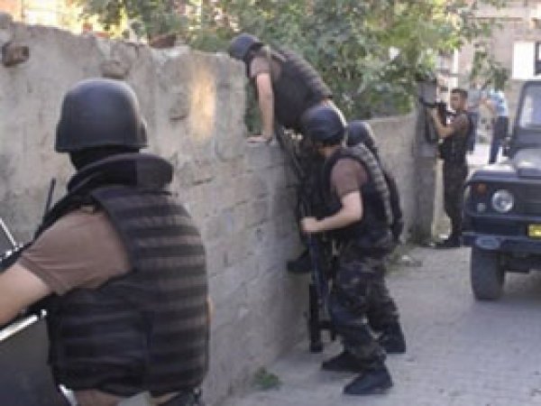 Batman'da 19 Adrese Eş Zamanlı Baskın