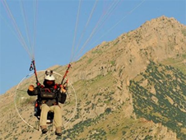 Kato Dağı'nda Yamaç Paraşütü Gösterisi