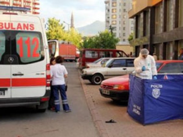 Seccade Silkelerken Düşen Kadın Öldü