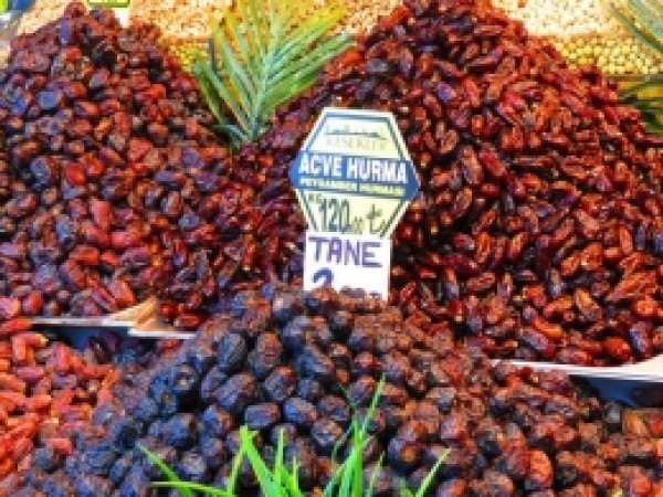 Hurma Tezgâhlardaki Yerini Aldı 