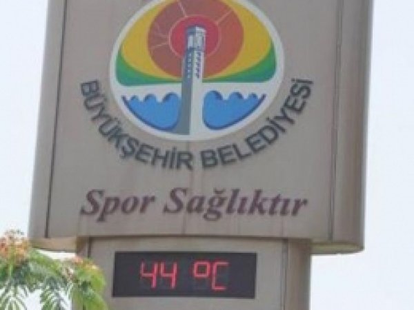 Adana'da Termometreler 44 Dereyi Gördü 