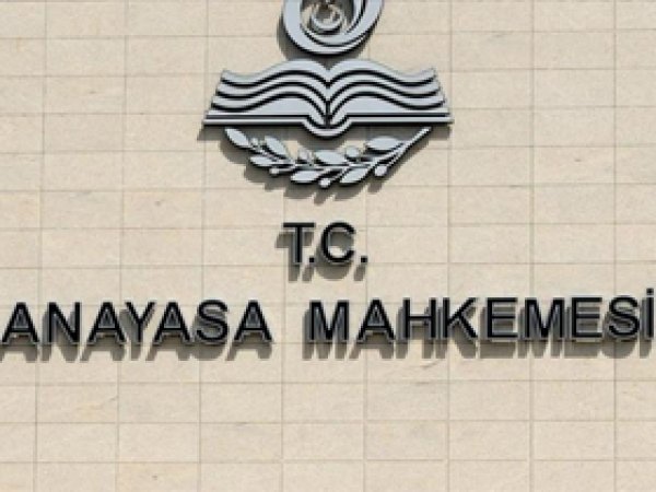 AYM'den, Evren ve Şahinkaya'ya Red