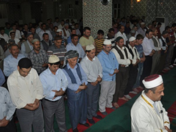 Şırnak'ta İlk Teravih Coşkusu 